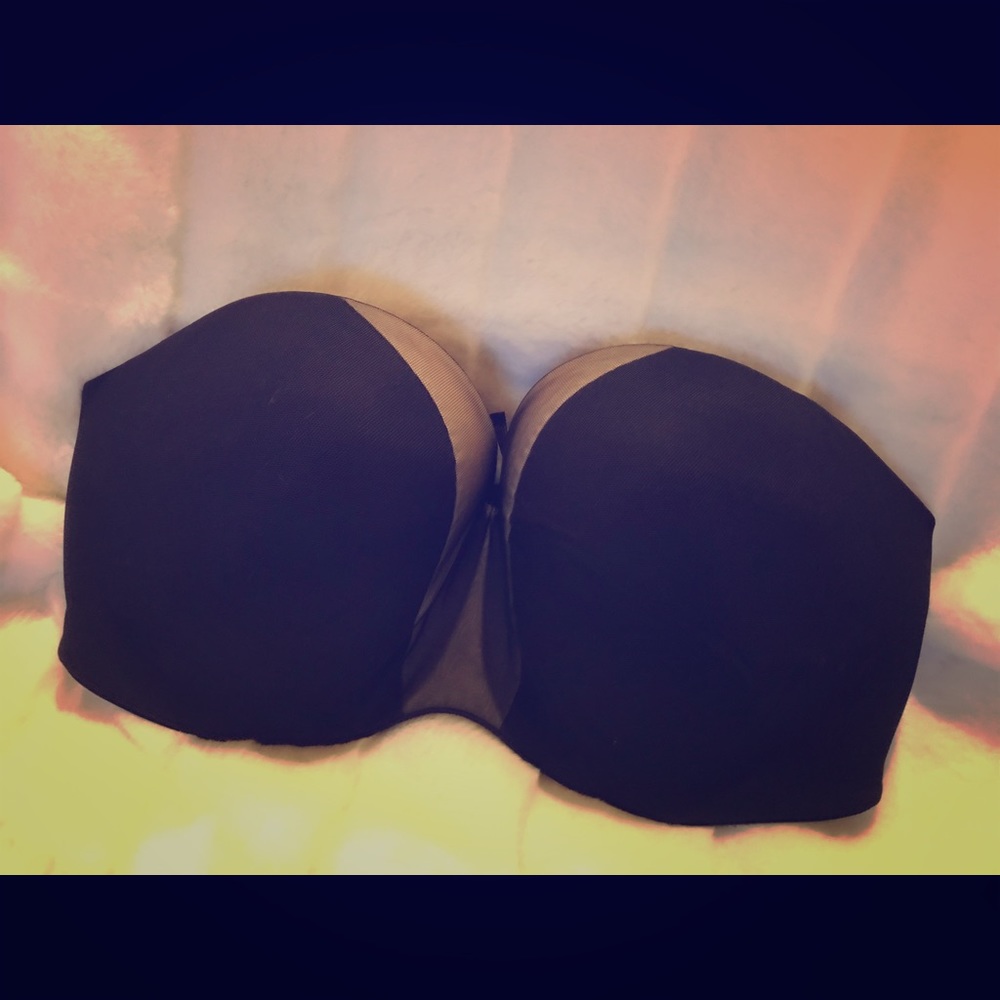 Victoria’s Secret Body by Victoria Strapless bra